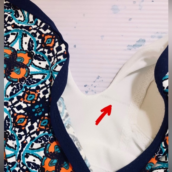 One piece bathing suit size small - Picture 4 of 5